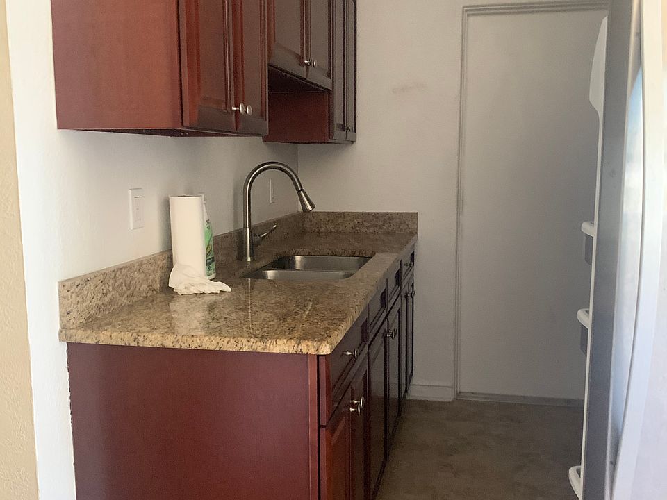 1st image of 24 Jackson Ct