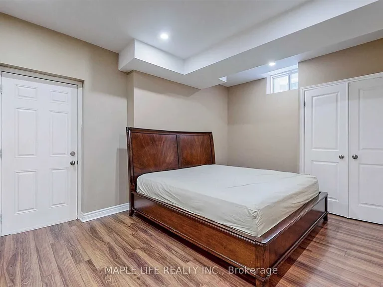246 Sir Benson Dr — Photo 36
