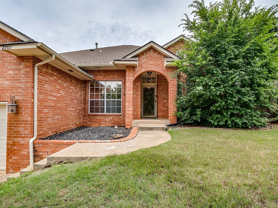 1st image of 2701 Shady Tree Ln