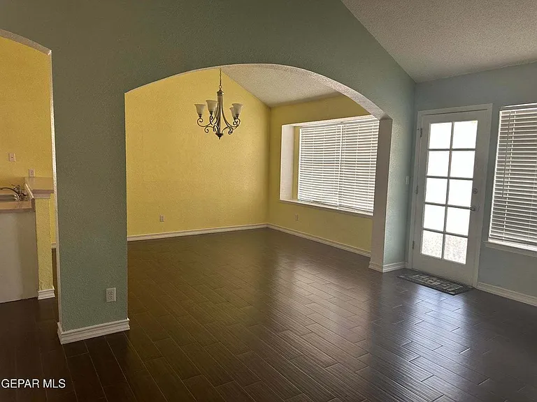 408 Hadley Pl — Photo 19