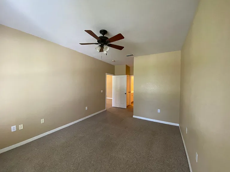 1014 Hemingway Cir — Photo 15