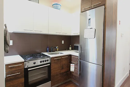 5923 Woodbine St #3R Photo 1