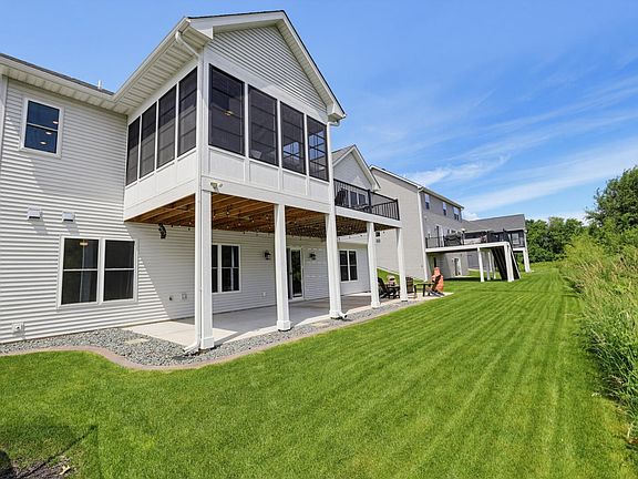 5th image of 977 Pheasant Run S