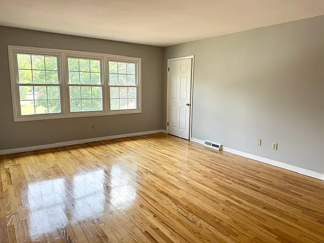 7 Regina Ct #4 — Photo 8
