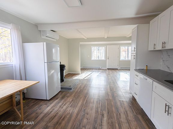 4th image of 17 Hilltop Cir