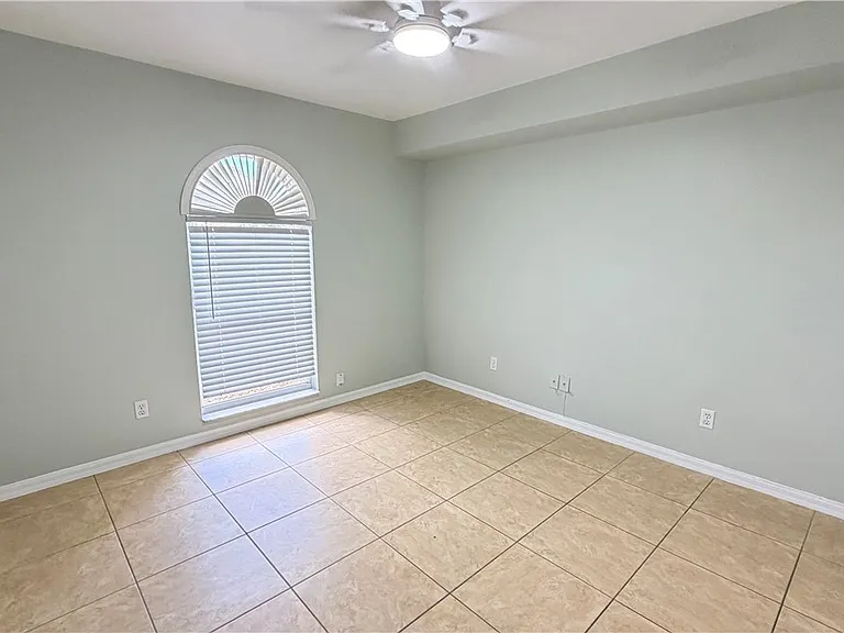 28 Cosmopolitan Dr #13 — Photo 6