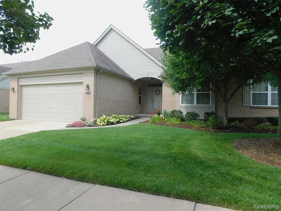 1st image of 43220 Creek Dr