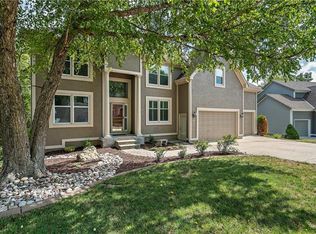 2016 SW Walden Dr, Lees Summit, MO 64081