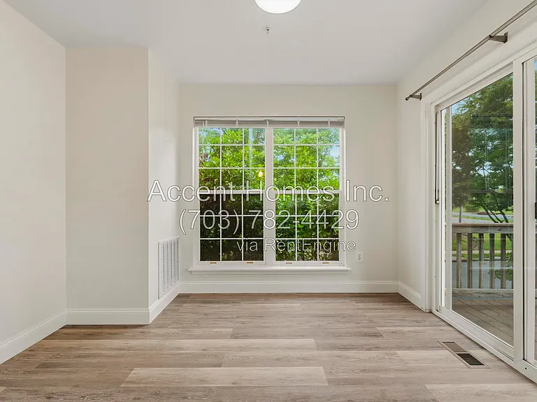 10299 Wimbledon Pl — Photo 6