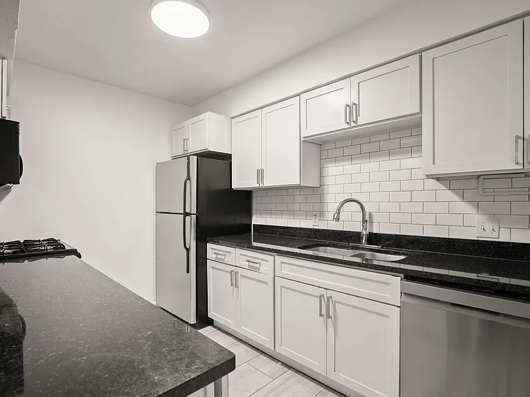2020 S Congress Ave #2102 — Photo 1