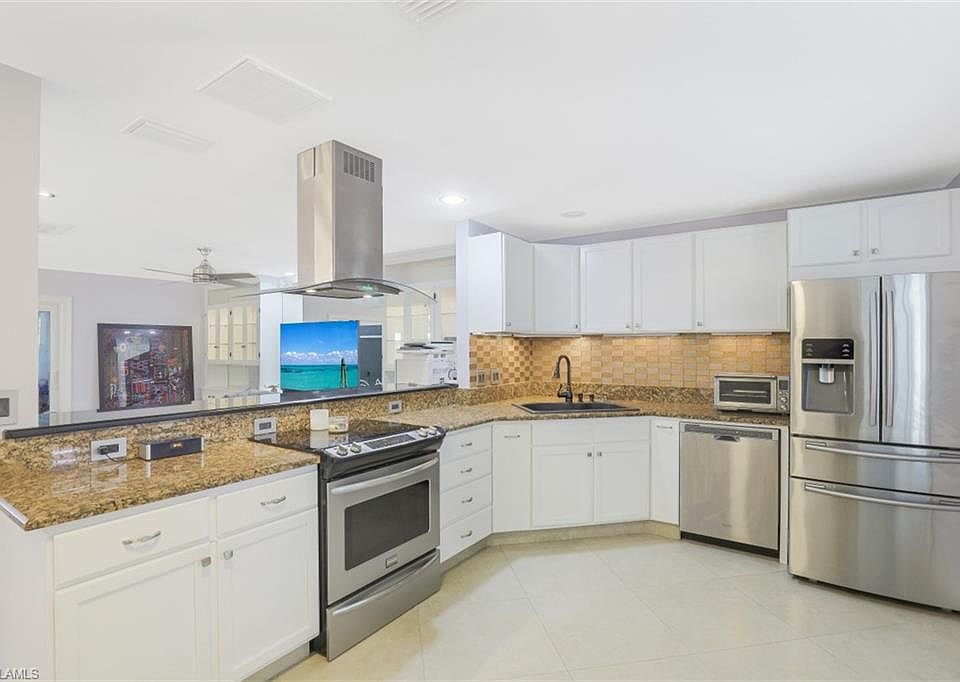 1st image of 31 Glades Blvd APT 2