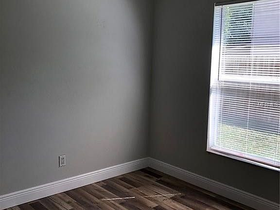5th image of 13735 Glasser Ave