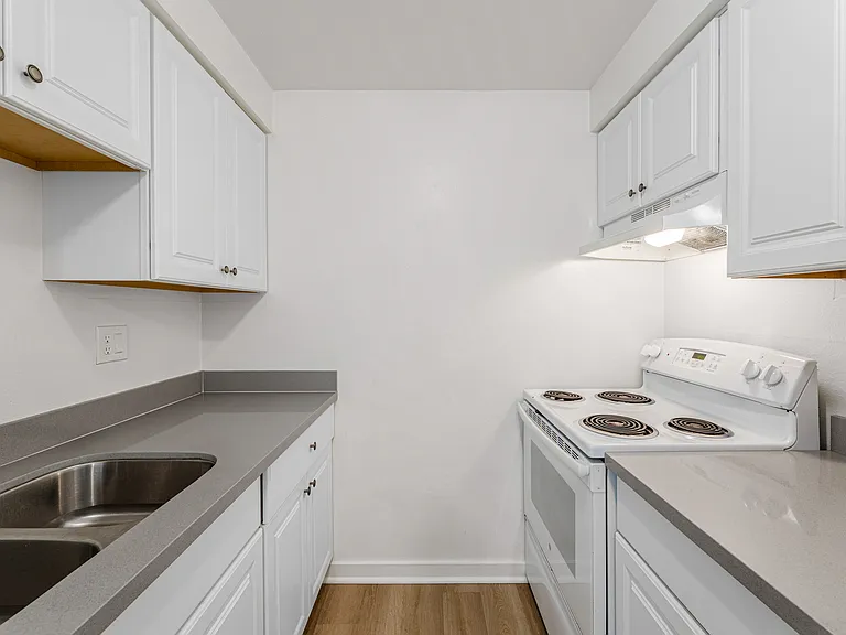 511 Avenue D #B — Photo 12