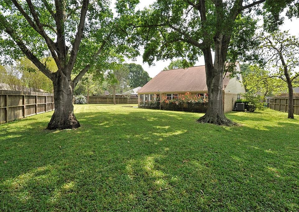 1st image of 15902 Bluffdale Dr