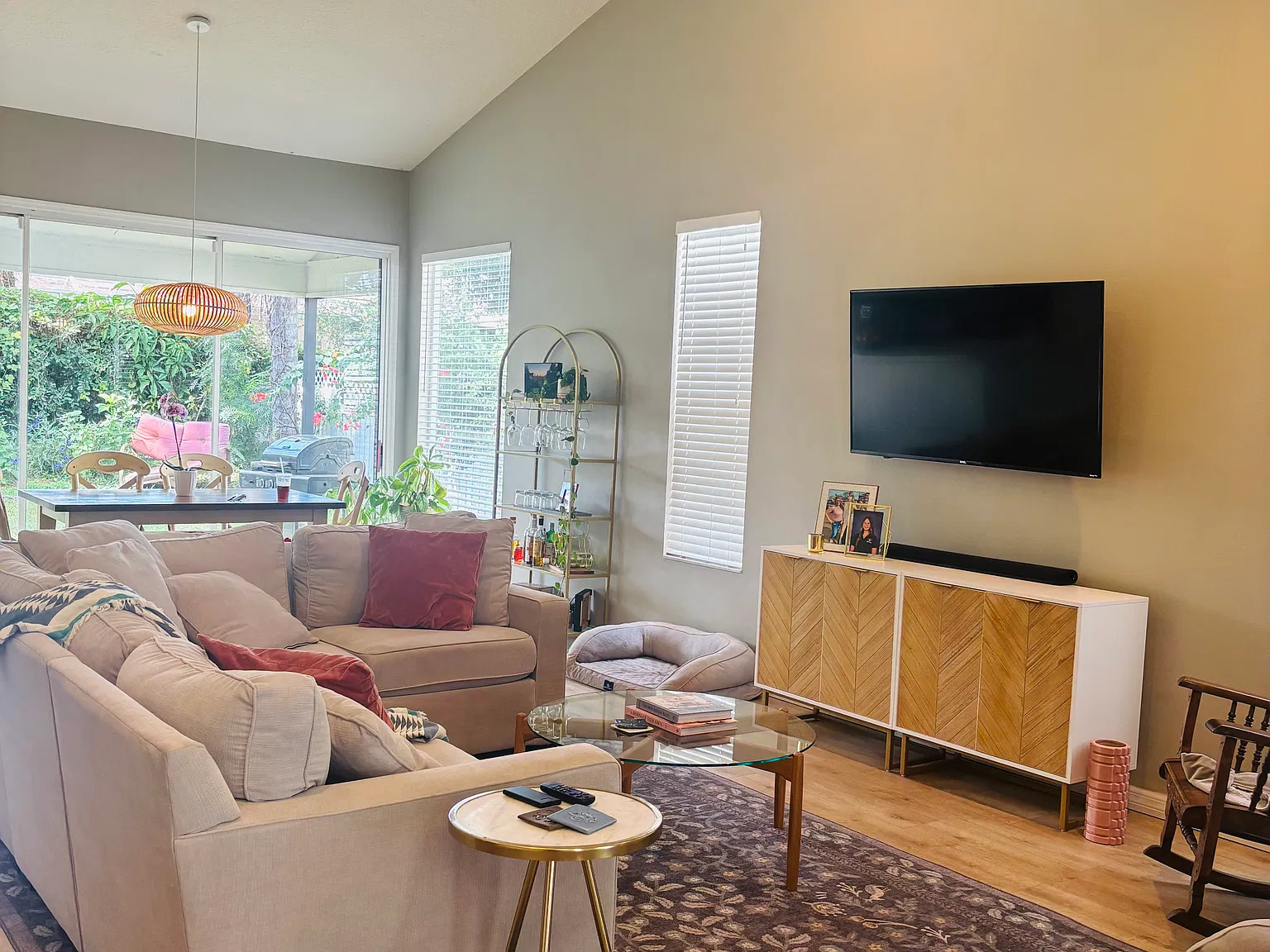 3 bed, 1401 sqft, $2,495 — Photo 4