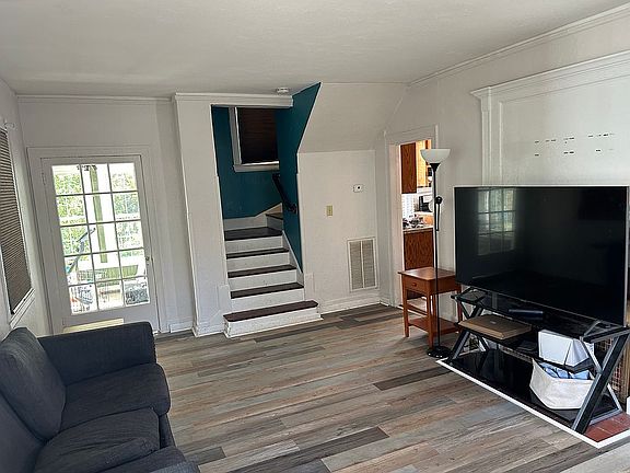 5th image of 50 Hopkins St