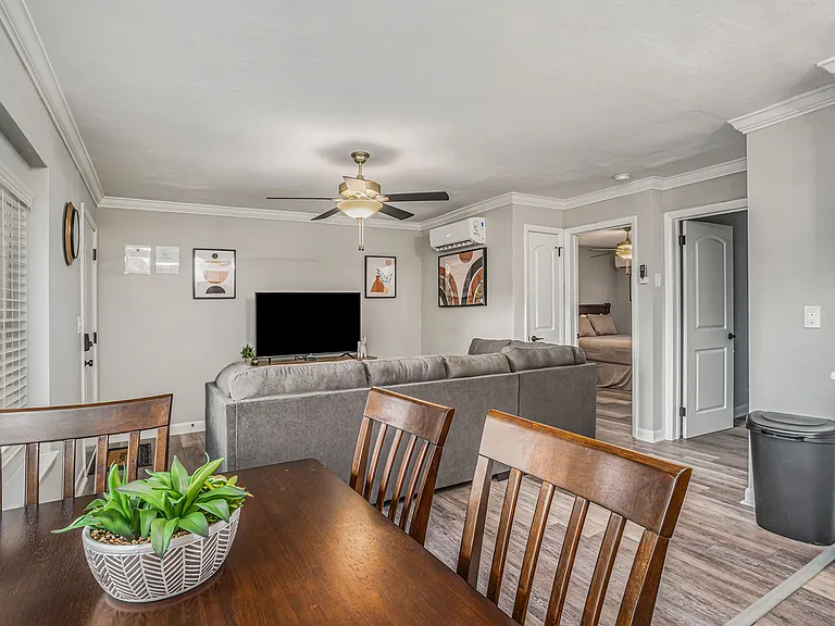 1075 W Ocean View Ave — Photo 8