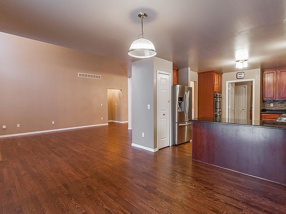 5th image of 24726 Pembrooke Dr