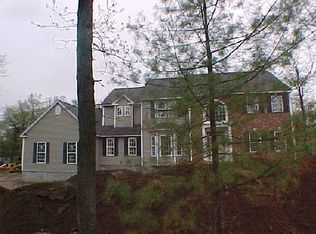 34 Pearl St, Newtown, CT 06470