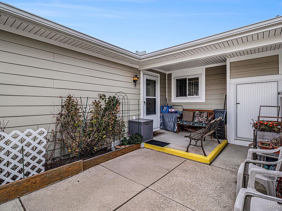 1st image of 39824 Village Wood Cir
