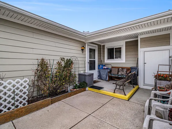 39824 Village Wood Cir, Novi, MI 48375