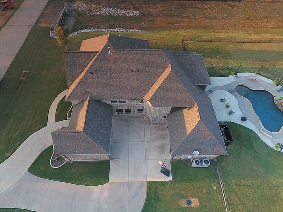 5th image of 9411 Tay Ln