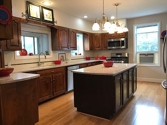 5th image of 501 W Washington St