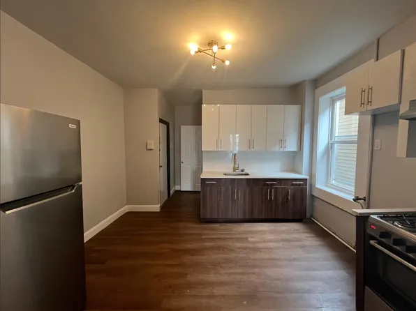 934 Pavonia Avenue image 1 of 6