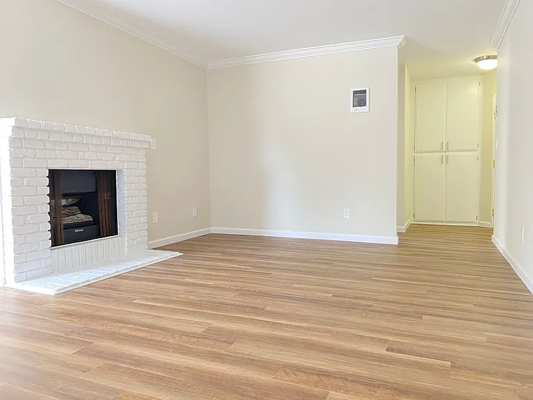 2475 Corinth Apartments — Photo 4