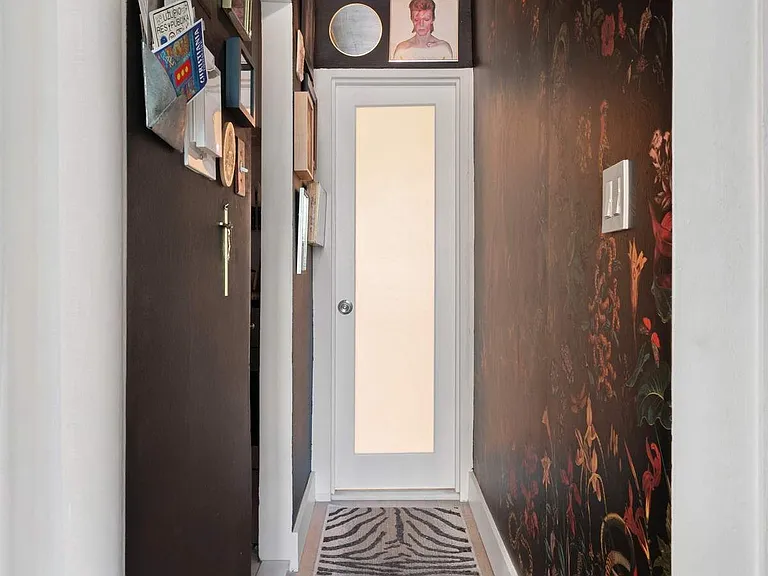 453 W 43rd St #1-B — Photo 4