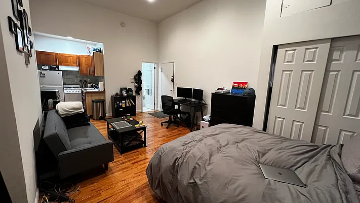 Rented by HOLTON REAL ESTATE INC. | media 18