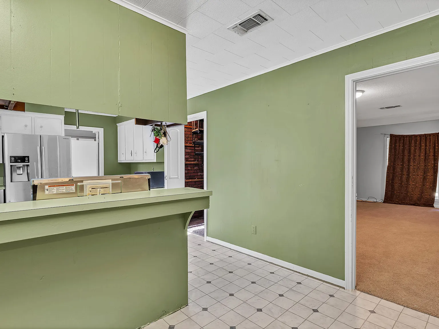3 bed, 2270 sqft, $1,500 — Photo 2