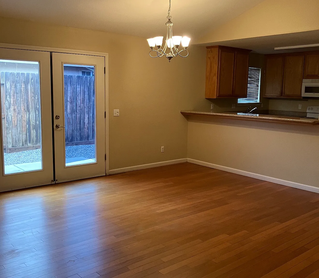 2 bed, 1100 sqft, $2,499 — Photo 4