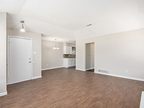 3rd image of 7001 Crosstimbers Ln #7003