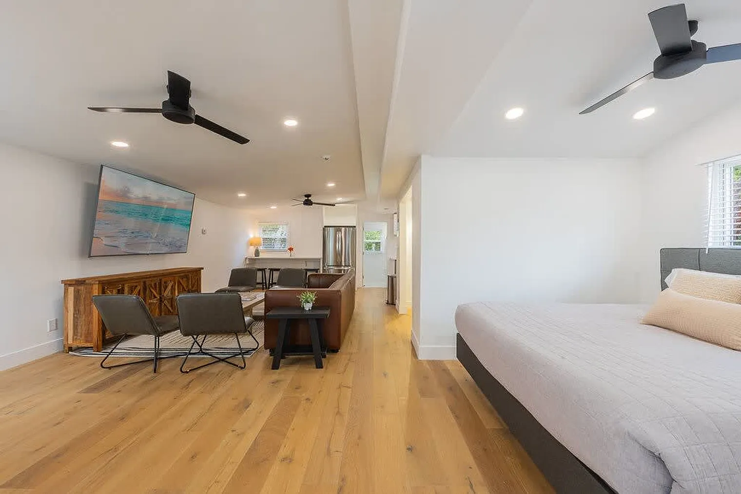 7 bed, 7.0 bath, 5317 sqft, $24,981 — Photo 4