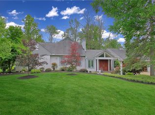 36650 Chagrin Blvd, Moreland Hills, OH