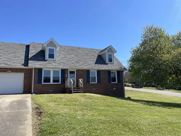 2301 Sherwood Hills Ct — Photo 4
