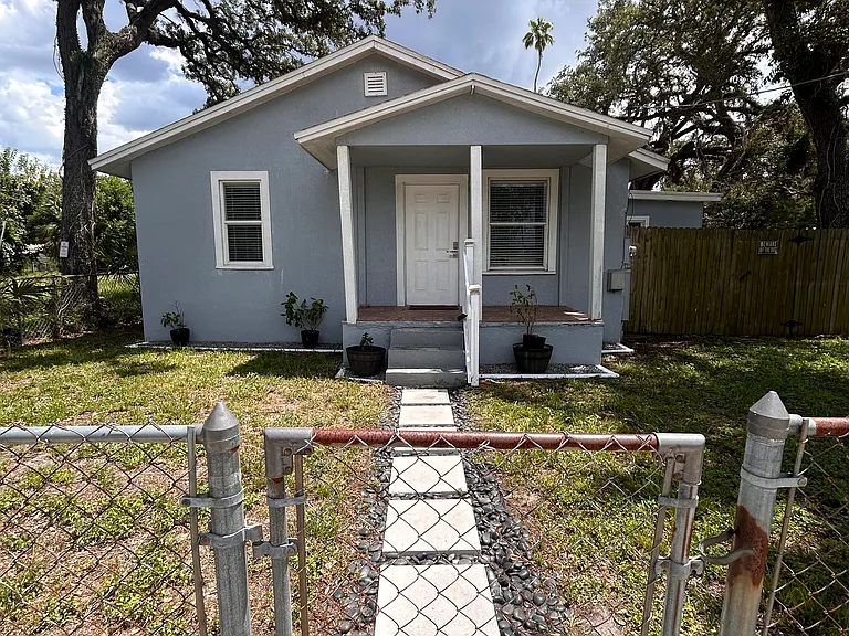 3001 E McBerry St — Photo 1