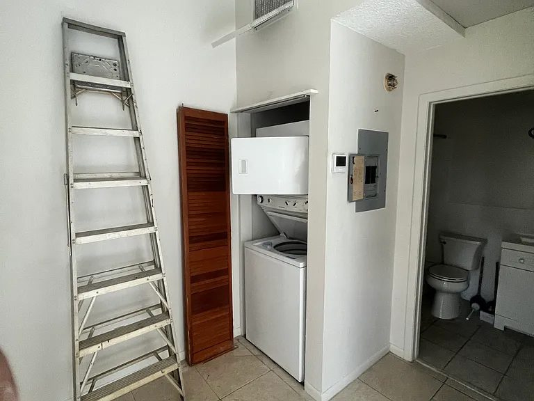 Clothes washer/dryer