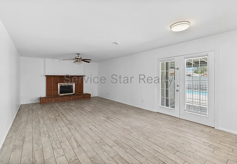 923 E Wesleyan Dr — Photo 11
