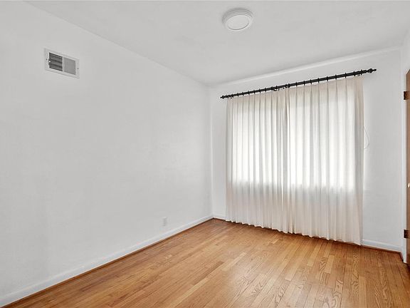 5th image of 7620 General Hooker Ct