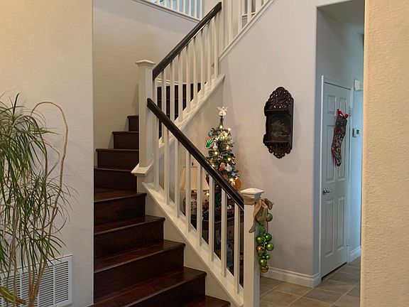 Front entry way stairwell