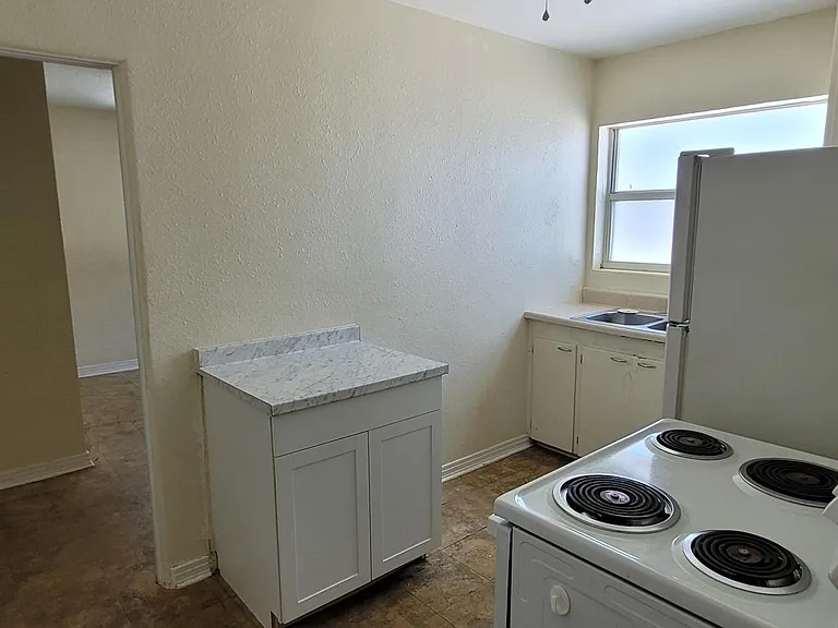 940 W International Speedway Blvd #4 — Photo 7