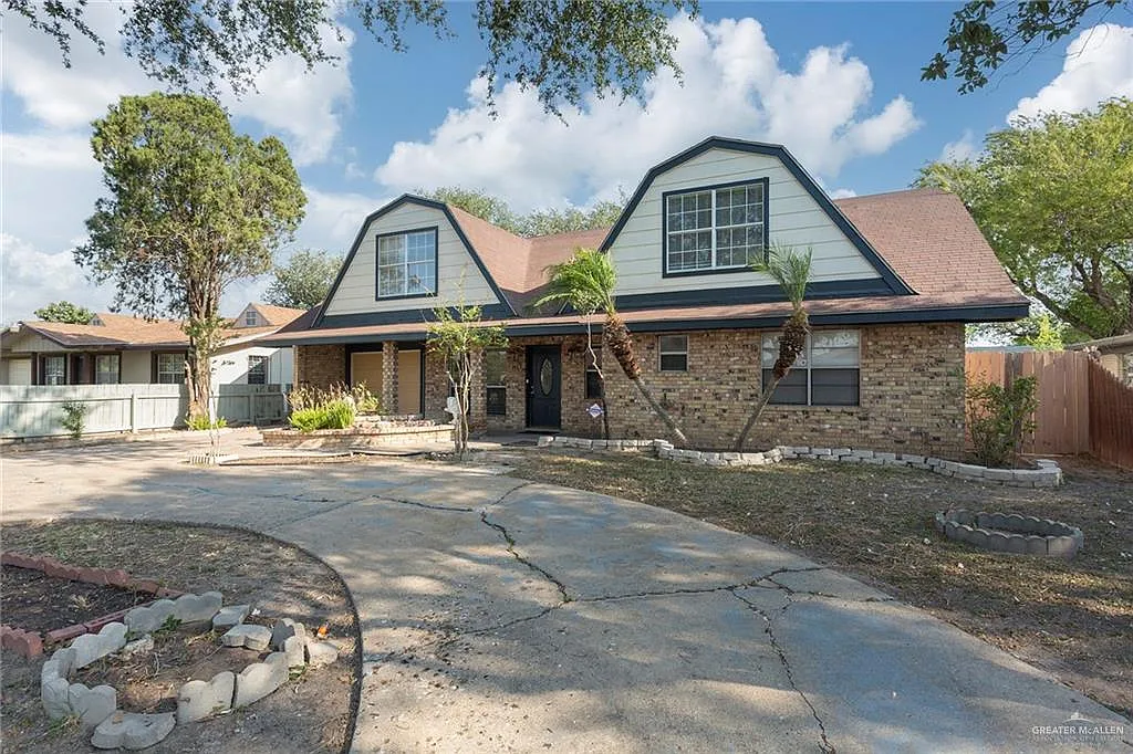 Building Photo - 2504 Pecan Ave