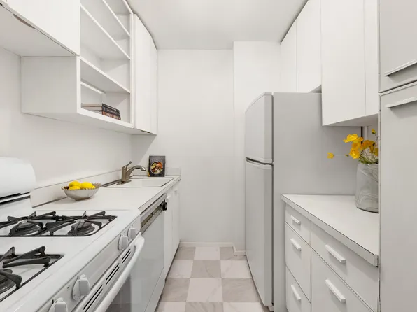 250 East 87th Street image 4 of 11