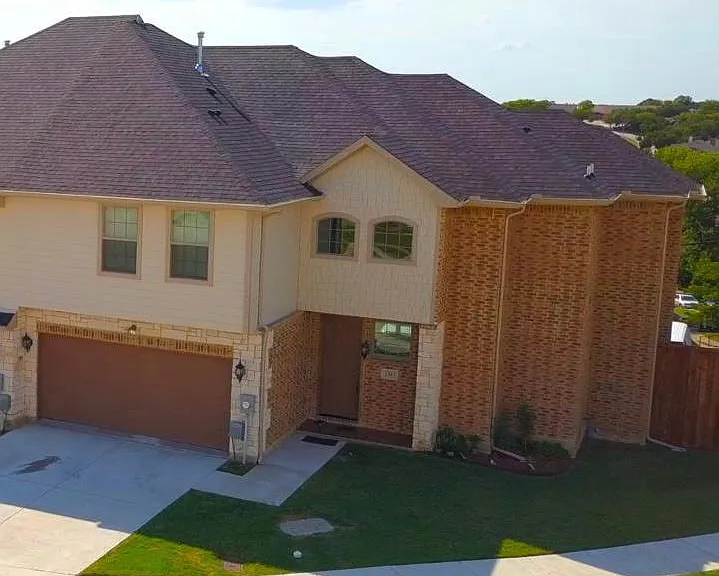 2361 Novin Dr — Photo 1