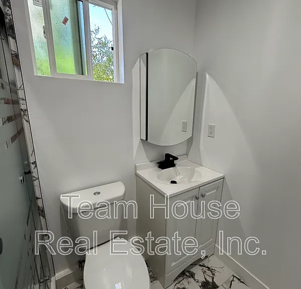 7009 Comanche Ave — Photo 7