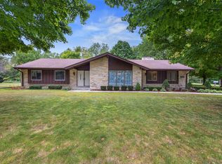 S85W27970 Hartwig Ave, Mukwonago, WI 53149