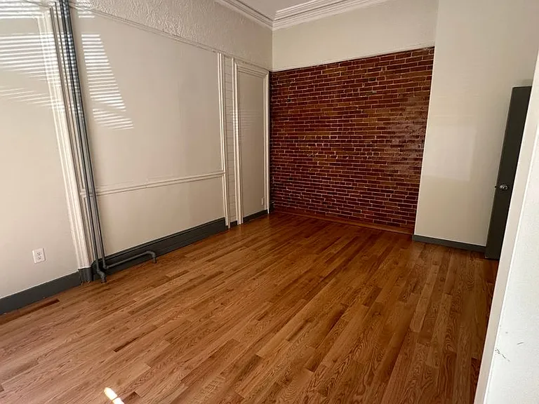 209-211 State Street — Photo 11