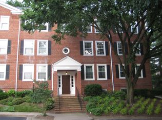 2818 S Abingdon St APT B2, Arlington, VA 22206